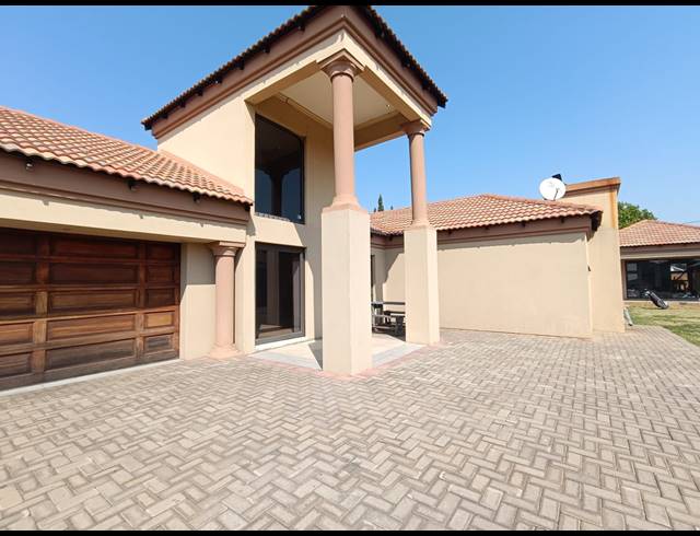 4 BEDROOM HOUSE FOR SALE IN VANDERBIJLPARK SE 8